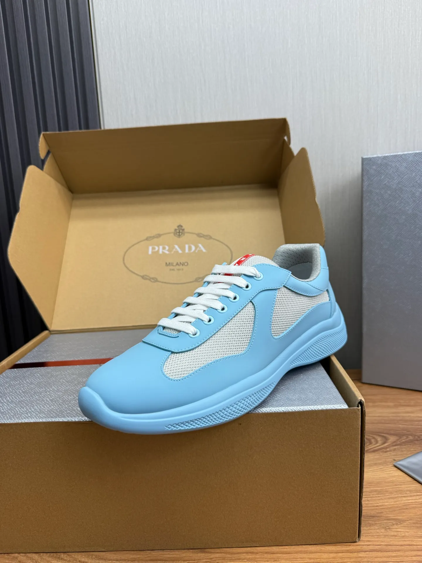 Men's shoes 640💰 [PRADA] Hot selling items🔥Must be recommended every day~~ Official website synchronized, 1:1 high quality shipments✔️ Imported cowhide fabric, rubber material + cowhide lining, original bottom, high-end airplane box packaging🎁 38-45 (38.45 custom-made, non-returnable)